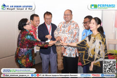 Ketua PD di tanah Papua Dr. H. Entis Sutisna, SE, MM, CGRM membuka Pelatihan Manajemen Air Minum