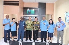 Foto bersama Direksi PDAM Jayapura denan Dewan Pengawas di Gerai Pelayanan Terpadu