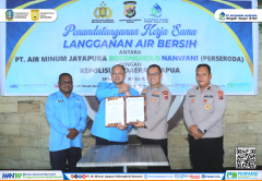 Direktur Utama Dr. Entis Sutisna, SE, MM menandatangani PKS Langganan Air Bersih bersama Polda Papua yang diwakili oleh Karolog Kombes Pol Agus Setyawan Heru Purnomo, SH, SIK, MH